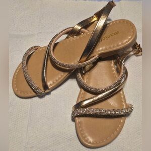 New Elegant Gold Strappy Rhinestone Sandals Girls size 1 made in Italy